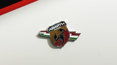 Abarth 500C Abarth badge