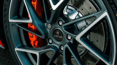 Lotus Emira 420 Sport - wheel detail