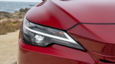 Lexus RX 350h - front light