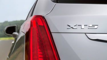 Cadillac XT5 SUV 2016 - rear light