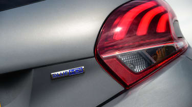 Peugeot 208 - badge and rear lights