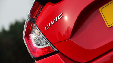 Honda Civic vs Volkswagen Golf vs Renault Megane - civic rear light