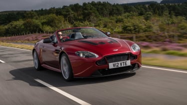 Aston Martin V12 Vantage S Roadster tracking