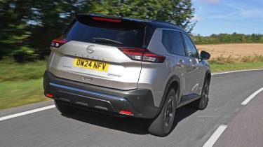 Nissan X-Trail - rear corner tracking