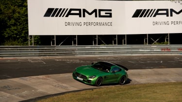 Mercedes-AMG GT R - side camber