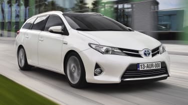 Toyota Auris Touring Sports front tracking
