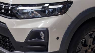 Dacia Jogger facelift - front light