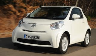 Toyota iQ front tracking