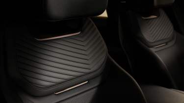 Range Rover SV Black - seat detail