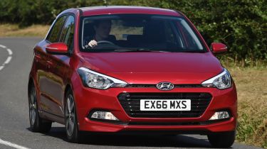 Hyundai i20 Turbo Edition - front cornering