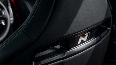 Hyundai Ioniq 5 N - seat detail