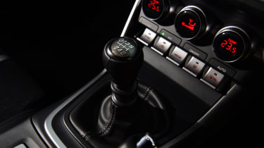 Toyota GR86 - gearstick