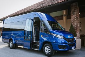 IVECO Daily Minibus- front static