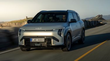 Kia EV3 GT - front tracking