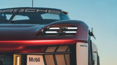 Porsche Mission R concept - front lights