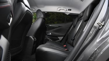 DS 4 E-Tense - rear seats