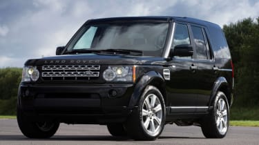 2013 Land Rover Discovery 4 front three-quarters