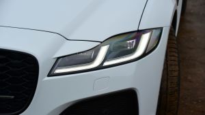 Jaguar XF facelift - front light