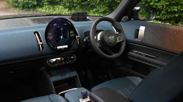 MINI Countryman C Exclusive long termer - dash