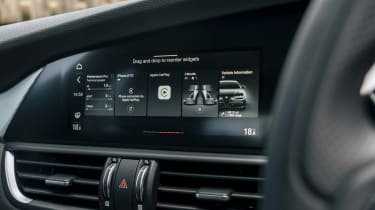 Alfa Romeo Giulia - infotainment screen