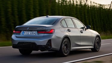 BMW 3 Series.- rear tracking