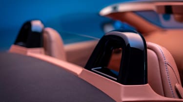 Aston Martin Vantage Roadster - seat detail