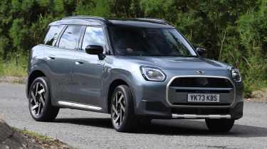 MINI Countryman C Exclusive long termer - front action