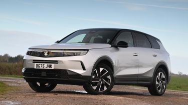 Vauxhall Grandland Hybird - front static 