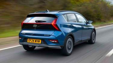 Hyundai Bayon - rear tracking