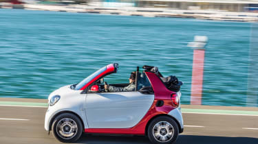 Smart ForTwo Cabrio 2016 - side tracking