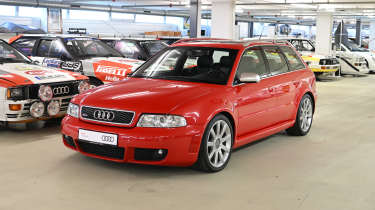 Audi RS 4 Avant B7-generation - static