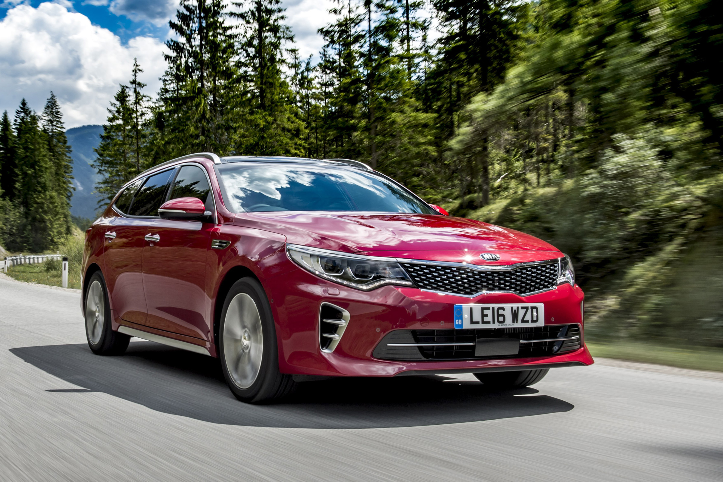 Kia Optima Sportswagon Gt Line S Auto 16 Review Auto Express