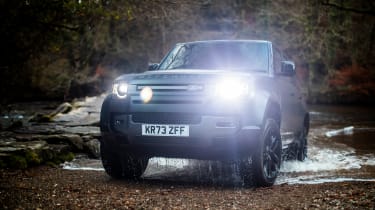 Land Rover Defender 130 Outbound D300 AWD - off-roading front
