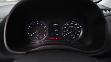 Hyundai Kona - dials
