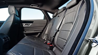 Jaguar XF - rear seats