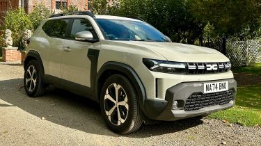Dacia Duster LT - front 3/4