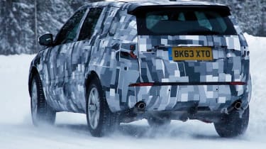 Baby Land Rover Discovery 2014 spy - tail