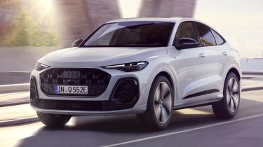 Audi Q5 e-hybrid - front action