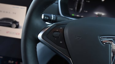 Tesla Model S P100D - steering wheel