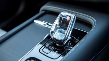 Volvo XC90 Recharge - gear selector