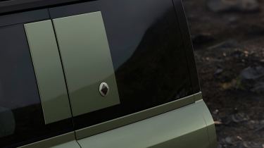 Land Rover Defender Octa MY27 - side detail