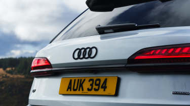 Audi Q7 - tail lights