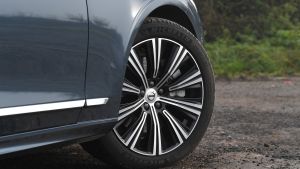 Volvo S90 - wheel