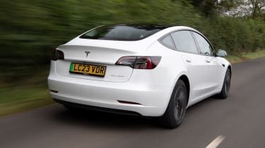 Tesla Model 3 – rear tracking