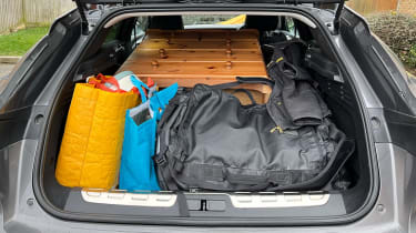 DS 4 E-Tense boot fully loaded with bags