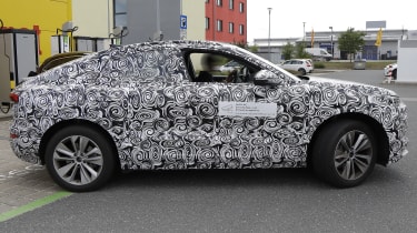 Audi Q6 e-tron Crossback spy side