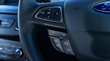 Ford Focus ST-Line - steering wheel detail