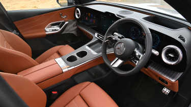 Mercedes GLC 2026 - front interior