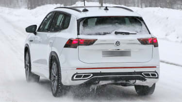 Volkswagen Tayron (camouflaged) - rear action