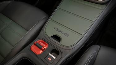 Jeep Avenger 4xe - centre console